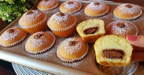 Hotové jogurtové muffiny s čokoládou