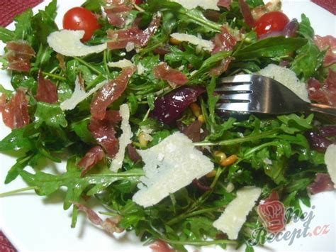 Zloženie šalátu z rukoly