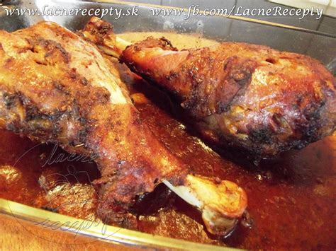 Pečené morčacie stehno