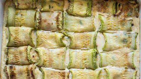 Zapekané cuketové rolky s feta syrom