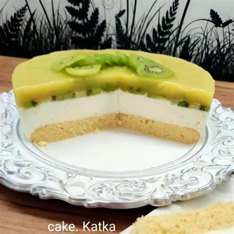 Vrstva kiwi na koláči