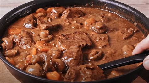 Hovädzie mäso na burgundský spôsob
