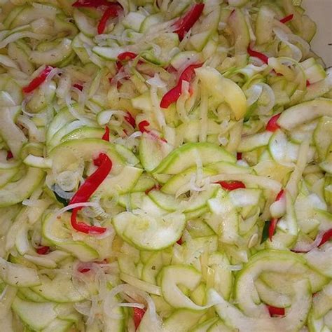 Farebná vrstvená cuketová čalamáda v pohári