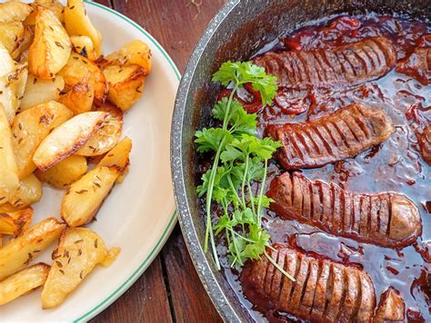 Párky v omáčke z čierneho piva a medu