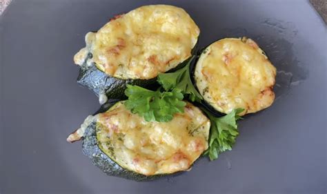 Nastrúhaná cuketa so syrom a šunkou