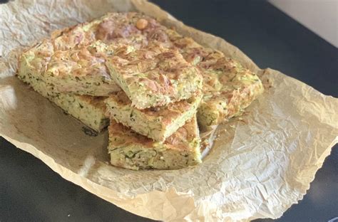 Cuketový koláč so špenátom, šampiňónmi a čedarom