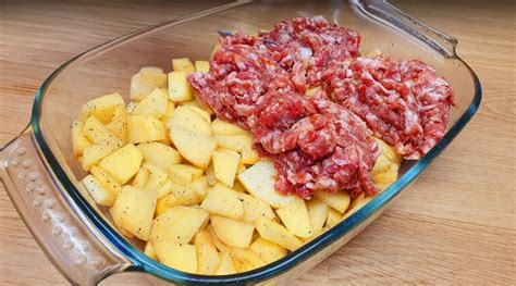 zemiaky s paradajkami a mletým mäsom