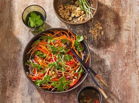 Ázijský šalát s fazuľou mungo