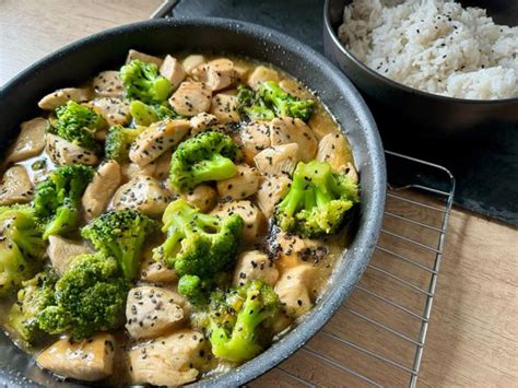 Teriyaki kuracie mäso s brokolicou