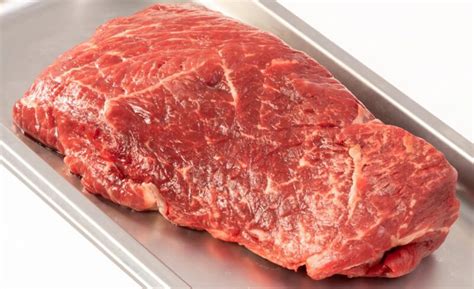 Ilustrácia syra na zapekanom mäse