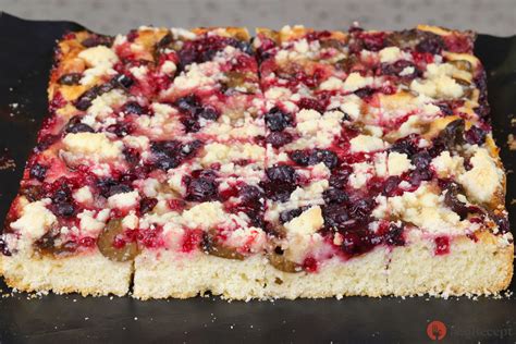 ovocný koláč s mrveničkou