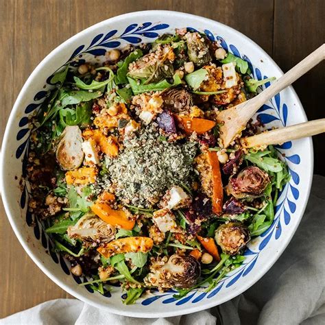 vegansky salát s quinou a fazuľou