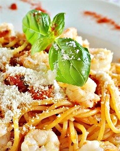 Špagety s krevetami a bylinkami