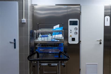 Ilustrácia porovnania chladničkového zavárania a sterilizácie