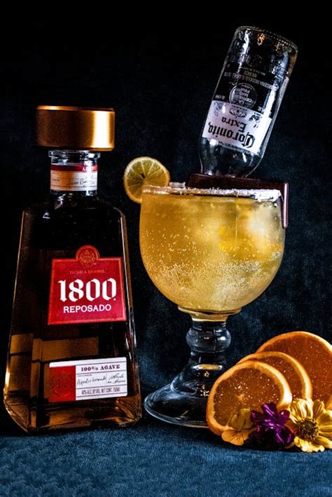Obrázok s rôznymi mexickými nápojmi - Corona, Margarita, Tequila
