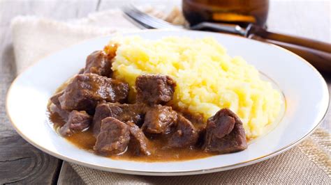 Zemiaková kaša s kuracími srdciami na smotane