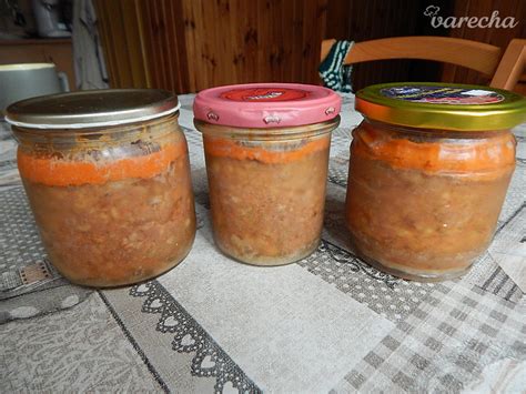 Foto pripraveného paradajkového čili džemu v pohári