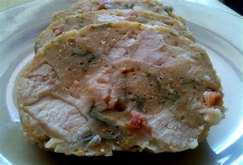 Hotová varená plnka nakrájaná na kolieska