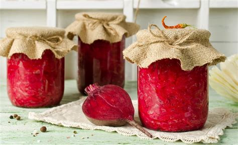 Zaváraná cvikla v pohároch