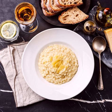 Hotové rizoto s parmezánom a bylinkami