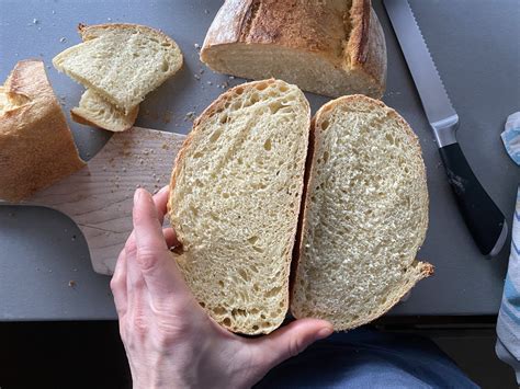 Semolinový chlieb po upečení