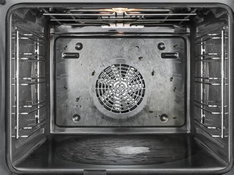 Ilustrácia čistenia rúry pomocou pary