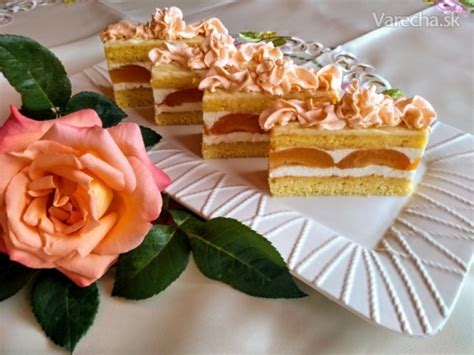 Suroviny na rebarborovo-marhuľové rezy