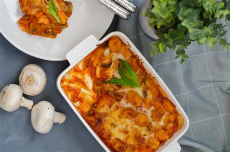 Fotografia plnených šampiňónov so syrom Niva