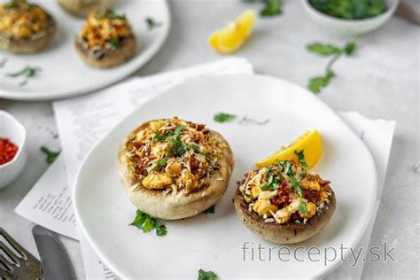Inšpiratívna tabuľka s nutričnými hodnotami pre fitness plnené huby