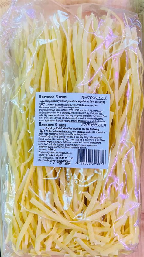 Ingrediencie na tradičné slovenské rezance