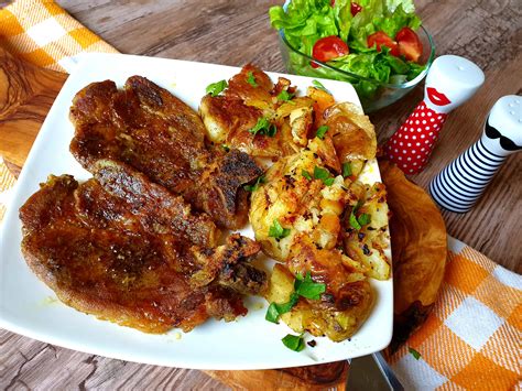 Pečená diviačia krkovička s prílohou