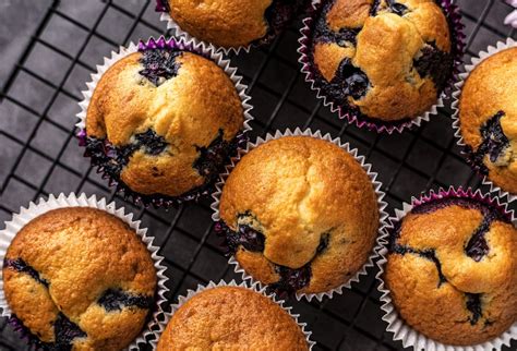 čučoriedkové muffiny s tvarohovou plnkou