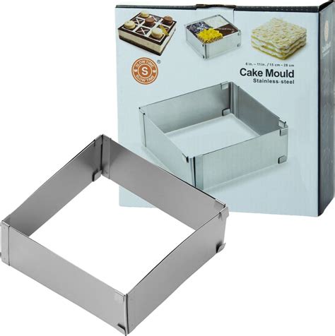Virtuálna kuchyňa s rôznymi ingredienciami na pečenie torty