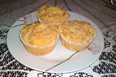 Detailná fotografia muffinu s chrumkavou posýpkou