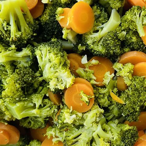 Ilustrácia brokolice s uvedenými nutričnými hodnotami