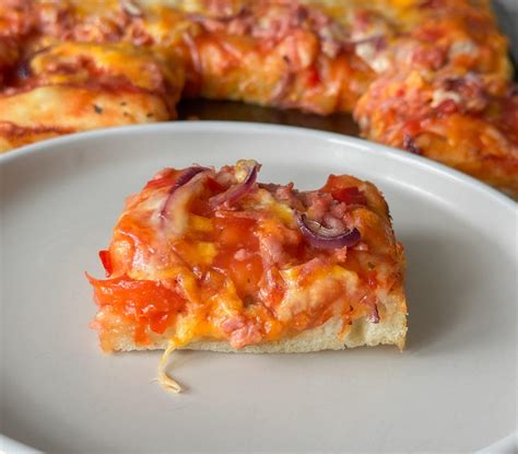 Domáca pizza z kysnutého cesta
