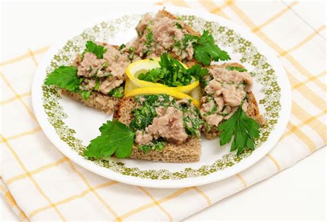 Ingrediencie na nátierku z tresčej pečene