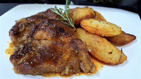 Pečené bravčové mäso so zemiakmi