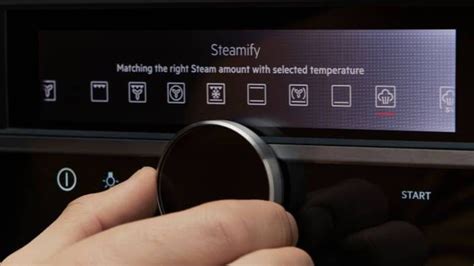 Schéma zobrazujúca funkcie parnej rúry AEG: Steamify, Sous-Vide, CookView