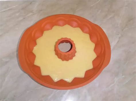 Těsto na bábovku ve dvou barvách