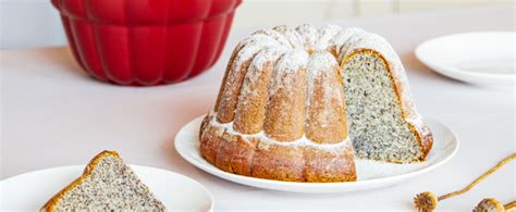 Kontrola propečení bábovky špejlí