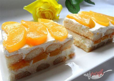 krémový tvarohový dezert s broskyňami