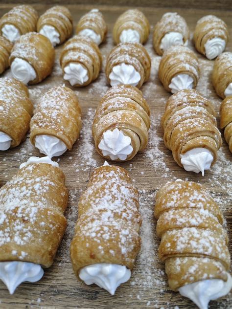 Nádoba s vyšľahaným bielkovým snehom