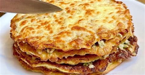 Plnené zemiakové placky v panvici