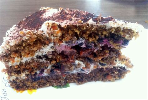 Torta zo špaldovej múky s čučoriedkami