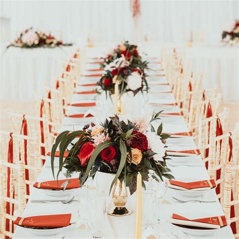 Ukážka rôznych studených predjedál na svadobnom stole