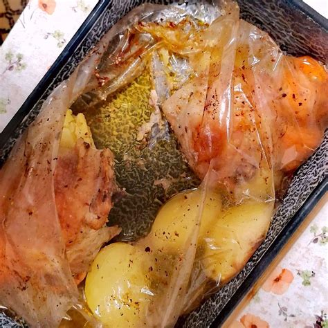 Mäso vo vrecku pripravené na vloženie do rúry