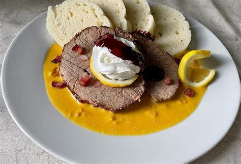 Sviečková na smotane s knedlíkom