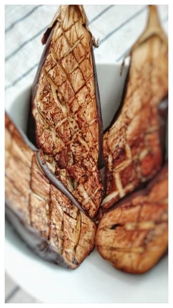 Ilustračná fotografia pečeného baklažánu v rúre