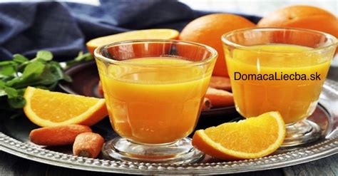 Hotový zelerový džús v pohári